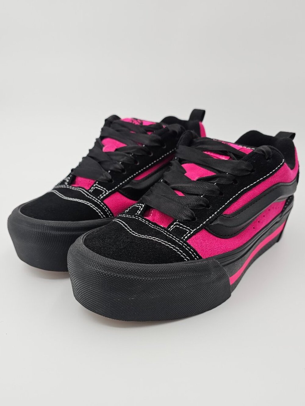 VANS Knu Skate Platform Stacked Skateboarding Sneakers Black/Hot-Pink/Satin Lace